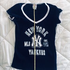 3/$21 NEW YORK YANKEES T-SHIRT great gift!